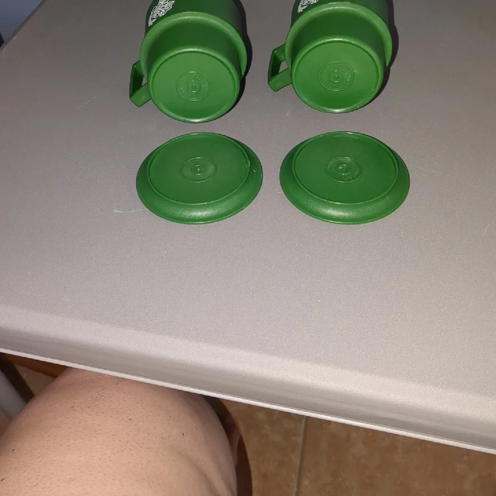 Vintage Green Tupperware Mugs with dove Design Christmas - Picture 3 of 9